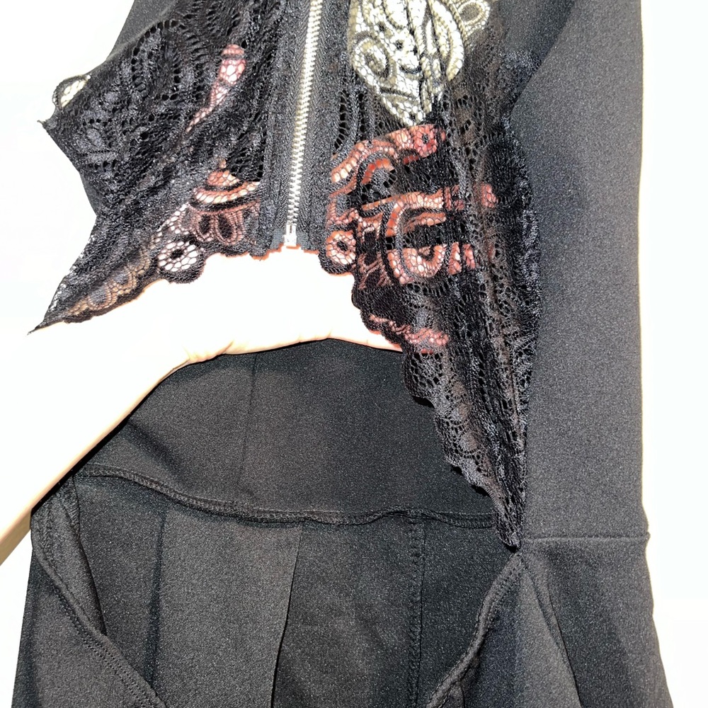 Mind Code black lack back romper - Picture 7 of 12